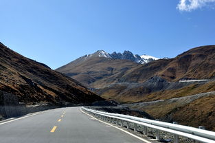 陪著老媽逛新疆 翻越獨庫公路，聆聽聲屏障下的山河壯歌